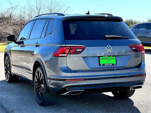 Certified 2020 Volkswagen Tiguan SE image 6
