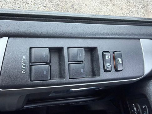 Used 2016 Toyota 4Runner SR5 AWD/4WD image 32