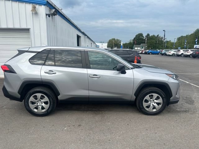 Used 2022 Toyota RAV4 LE AWD/4WD image 1