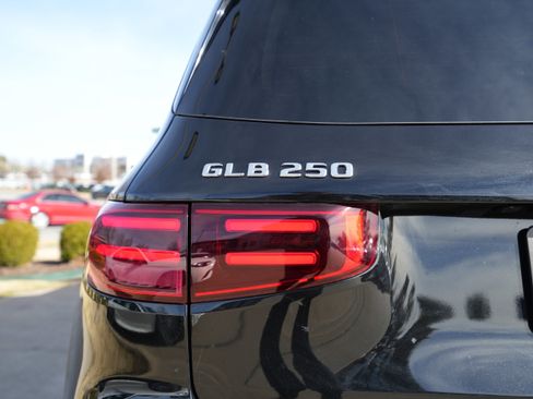 New 2026 Mercedes-Benz GLB 250 4MATIC image 15