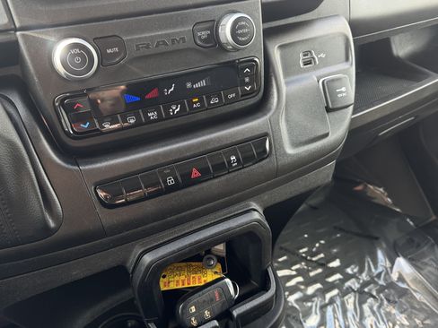Used 2024 RAM ProMaster 2500 w/ Convenience Group FWD image 25