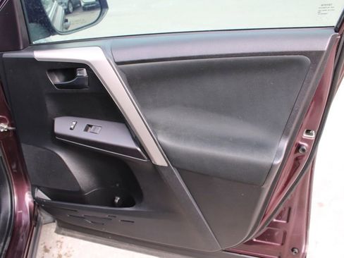 Used 2018 Toyota RAV4 LE image 20