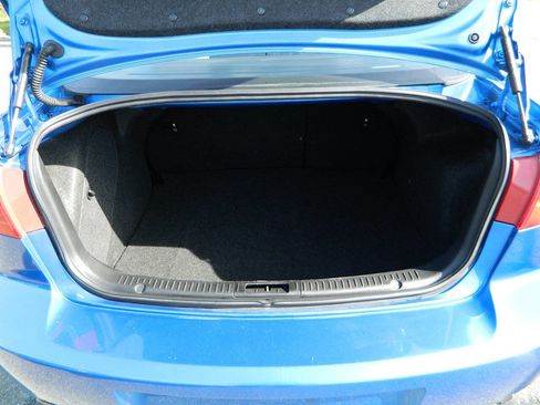 Used 2005 MAZDA MAZDA3 s image 10