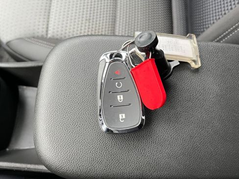 Used 2025 Chevrolet Trax LT w/ LT Convenience Package image 22