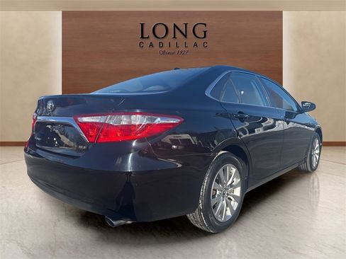 Used 2016 Toyota Camry XLE image 5