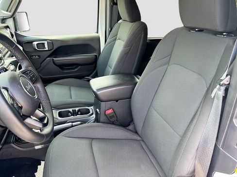 Used 2019 Jeep Wrangler Sport AWD/4WD image 20