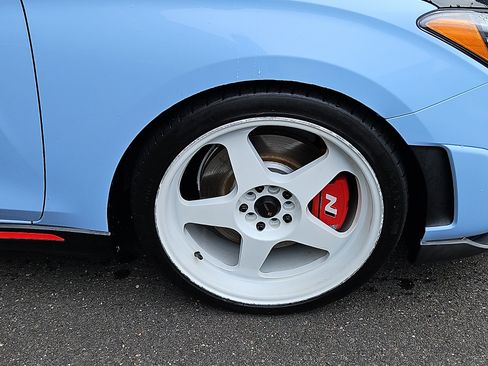 Used 2020 Hyundai Veloster N w/ Performance Package FWD image 8