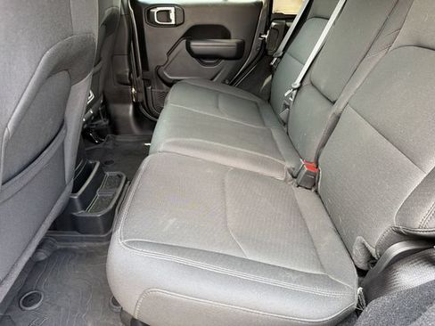 Used 2023 Jeep Wrangler Unlimited w/ Cold Weather Group AWD/4WD image 9