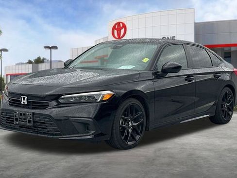 Used 2023 Honda Civic Sport image 3