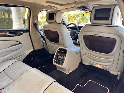 Used 2009 Jaguar XJ Vanden Plas Super V8 Portfolio RWD image 70