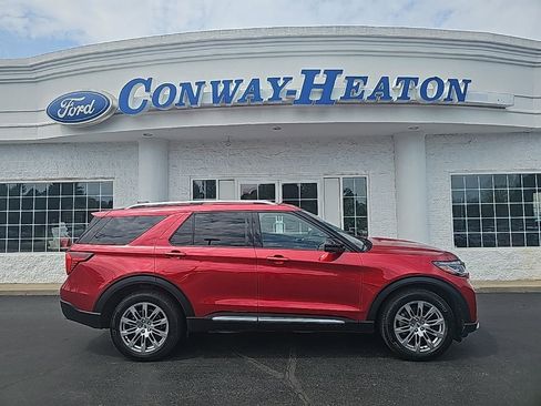 Used 2025 Ford Explorer Platinum AWD/4WD image 1