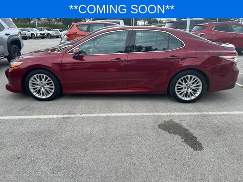 Used 2020 Toyota Camry XLE w/ Navigation Package FWD image 6