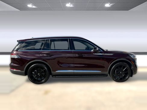 Used 2023 Lincoln Aviator Reserve w/ Elements Package Plus image 8