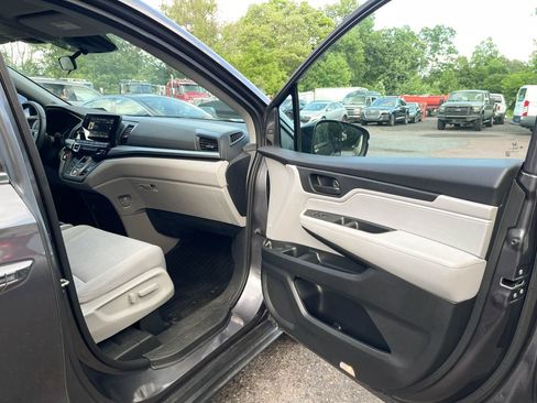 Used 2018 Honda Odyssey EX image 32