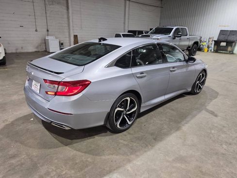 Used 2021 Honda Accord Sport image 11