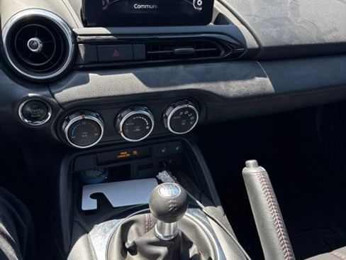 Used 2019 MAZDA MX-5 Miata Grand Touring w/ GT-S Package RWD image 5