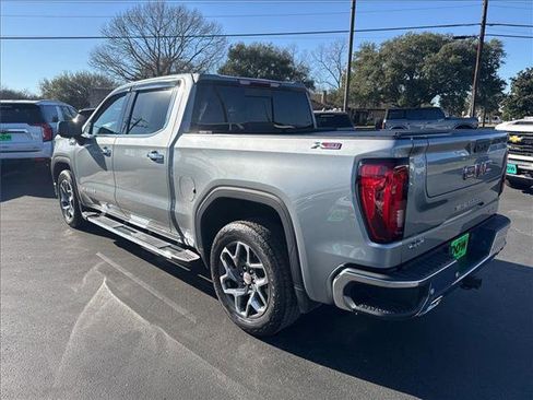 Used 2023 GMC Sierra 1500 SLT image 11