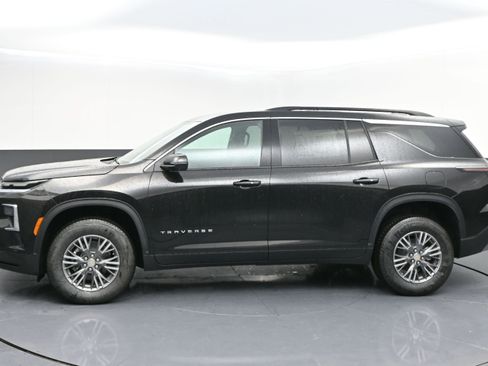 New 2026 Chevrolet Traverse LT w/ Driver Confidence Package AWD/4WD image 4