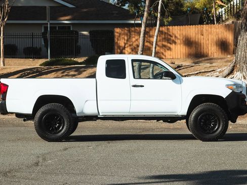 Used 2021 Toyota Tacoma SR image 10