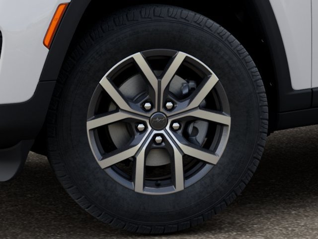 New 2027 Jeep Grand Cherokee Laredo RWD image 8
