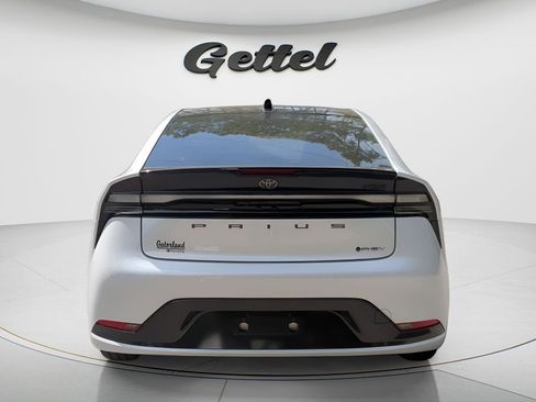 New 2025 Toyota Prius Plug-In Hybrid FWD image 6
