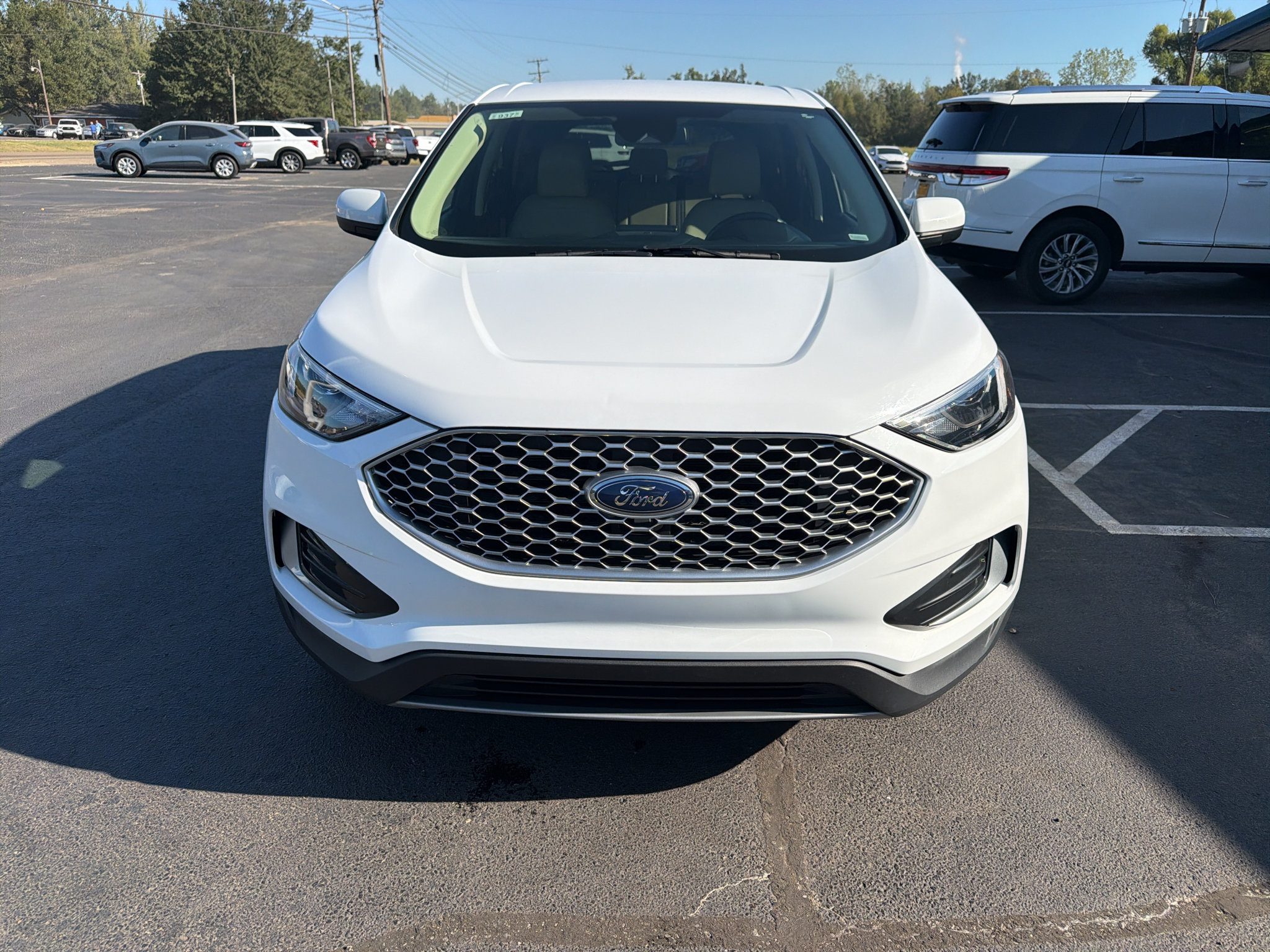 Used 2024 Ford Edge SEL AWD/4WD image 7
