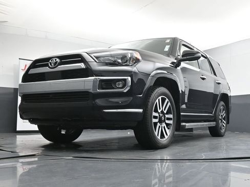 Used 2024 Toyota 4Runner Limited AWD/4WD image 31