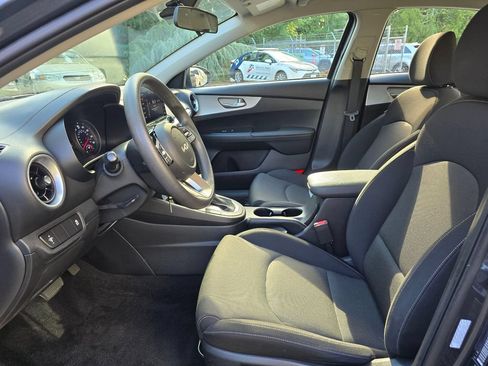 Used 2024 Kia Forte LX FWD image 8