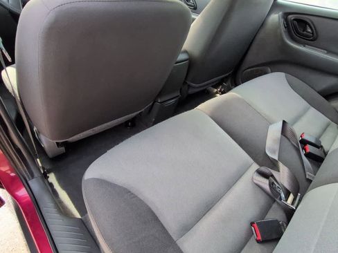 Used 2004 Ford Escape XLS image 18