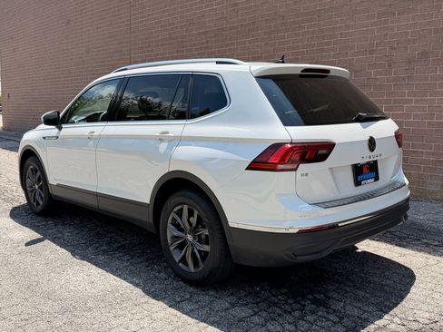 Used 2023 Volkswagen Tiguan SE FWD image 3