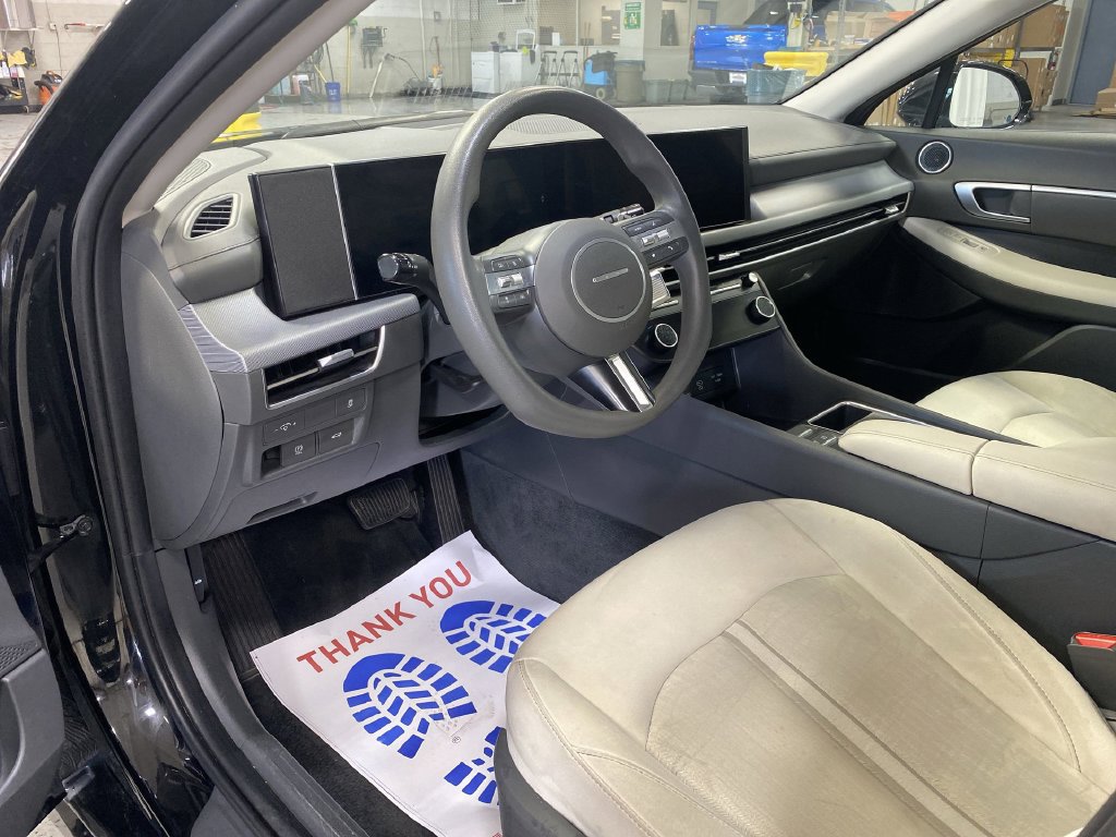 Used 2025 Hyundai Sonata SEL FWD image 13