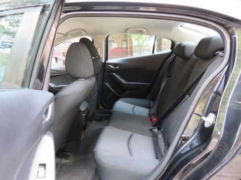 Used 2014 MAZDA MAZDA3 i SV image 16