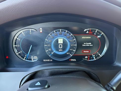 Used 2017 Cadillac Escalade Luxury image 32