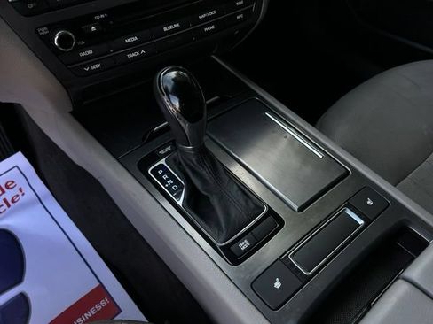 Used 2016 Hyundai Genesis 3.8 RWD image 32