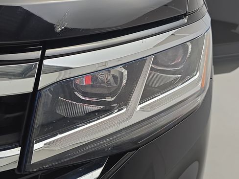 Used 2023 Volkswagen Atlas Cross Sport SE w/ Panoramic Sunroof Package AWD/4WD image 32