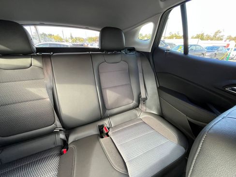 Used 2025 Chevrolet Trax LT image 35