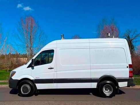 Used 2014 Freightliner Sprinter 3500 image 8
