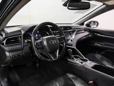 Used 2019 Toyota Camry XSE FWD image 3