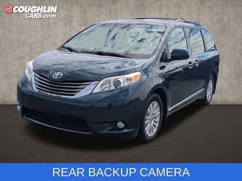 Used 2011 Toyota Sienna XLE w/ Entertainment Pkg FWD image 4