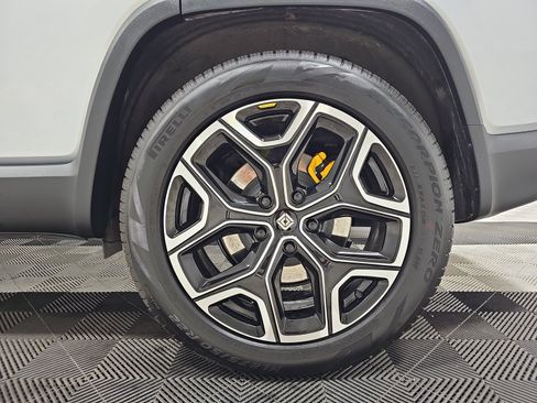 Used 2024 Rivian R1S Adventure AWD/4WD image 10