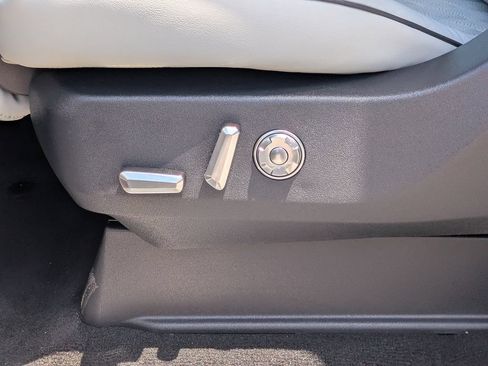 New 2026 Lincoln Navigator Black Label AWD/4WD image 17