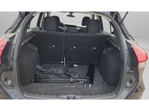 Used 2024 Nissan Kicks SV FWD image 13