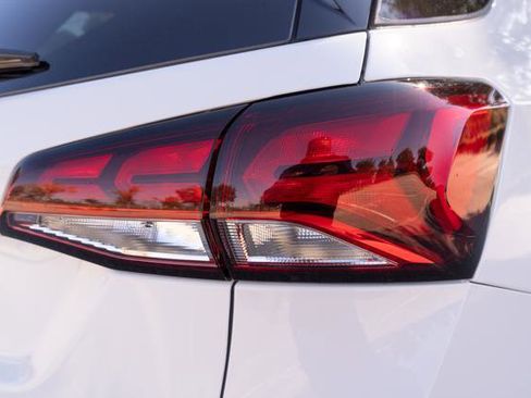 Used 2023 Chevrolet Equinox LT w/ LPO, Floor Liner Package image 29