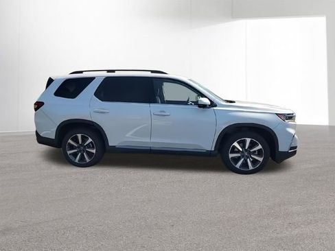 Used 2024 Honda Pilot Elite image 11