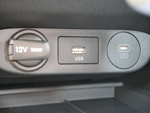 Certified 2025 Hyundai Elantra Sport image 28