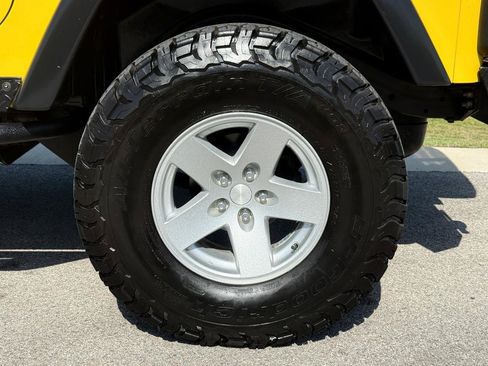 Used 2006 Jeep Wrangler Rubicon w/ Security Group AWD/4WD image 25