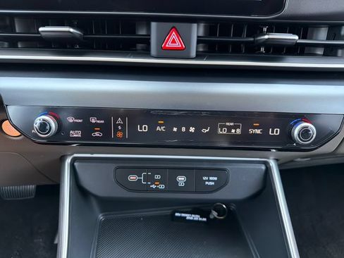 New 2026 Kia Carnival FWD image 14