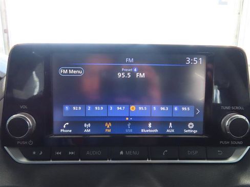 Used 2024 Nissan Sentra S FWD image 24