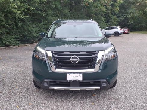 Used 2022 Nissan Pathfinder SL image 2