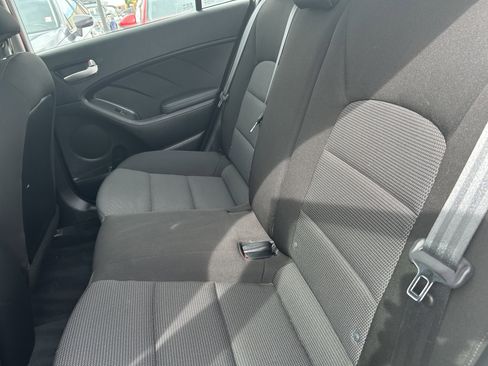 Used 2017 Kia Forte LX image 8